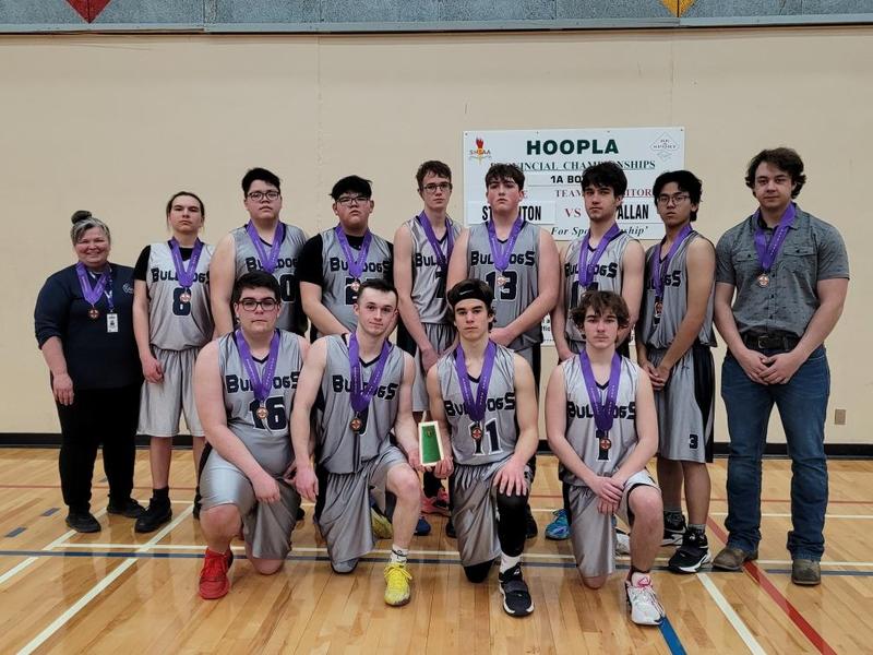 Stoughton Bulldogs Sr. Boys Basketball Team wins Bronze at Hoopla