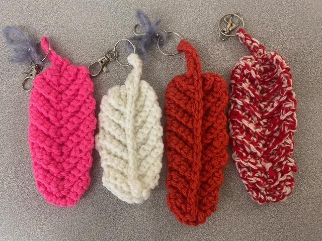 Crochet feathers