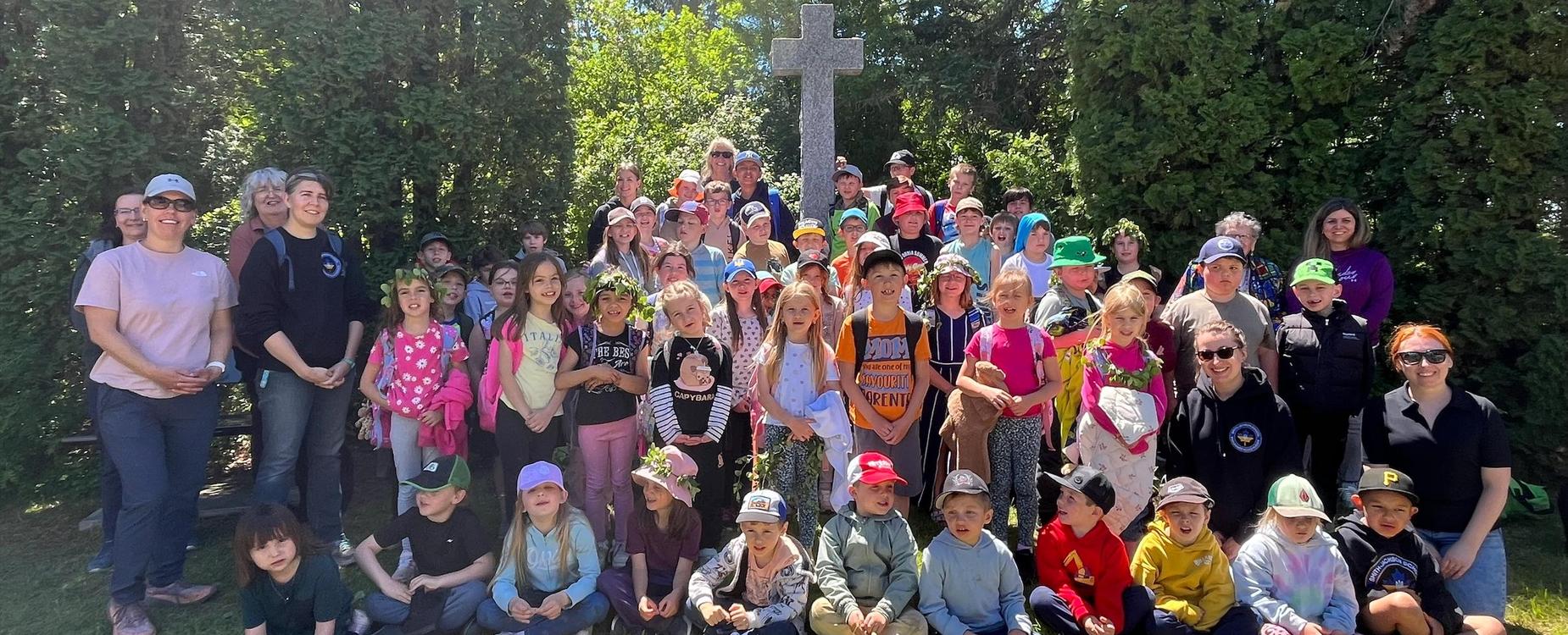 SJES students on field trip to Trembowla Cross of Freedom