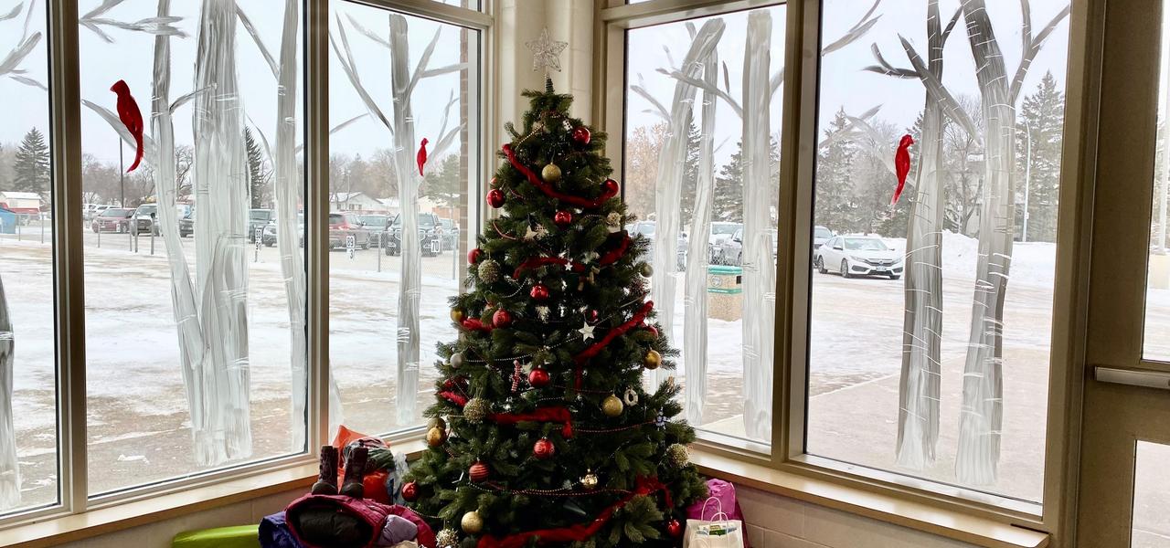 ÉDS Food & Winter Clothing Drive