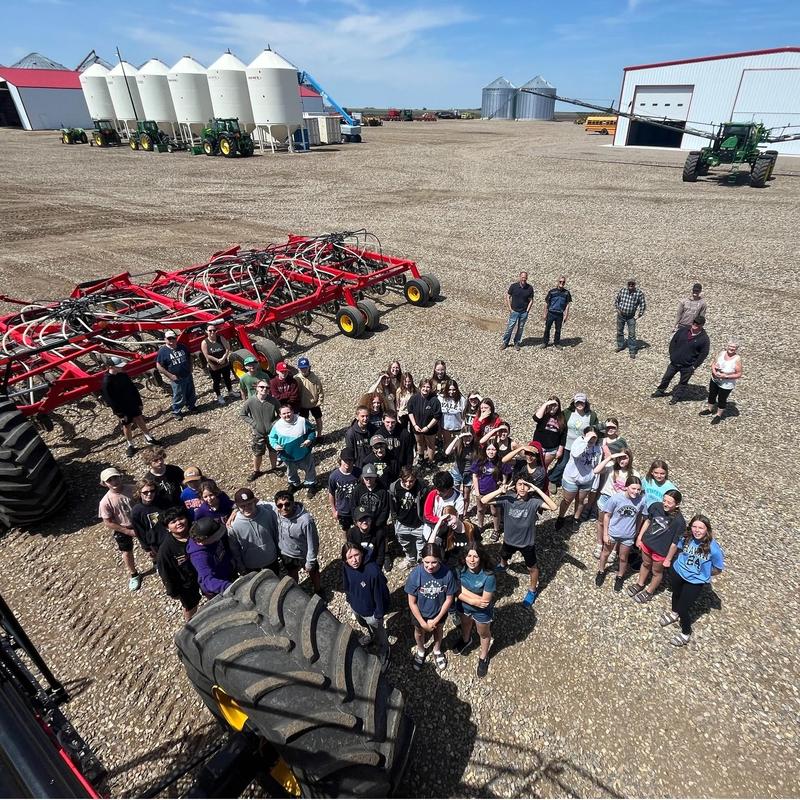 Spruce Ridge Grade 8 Students Embrace Agricultural Learning Opportunity!
