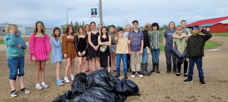 Arcola Grade 7 Class “Doing their Part”