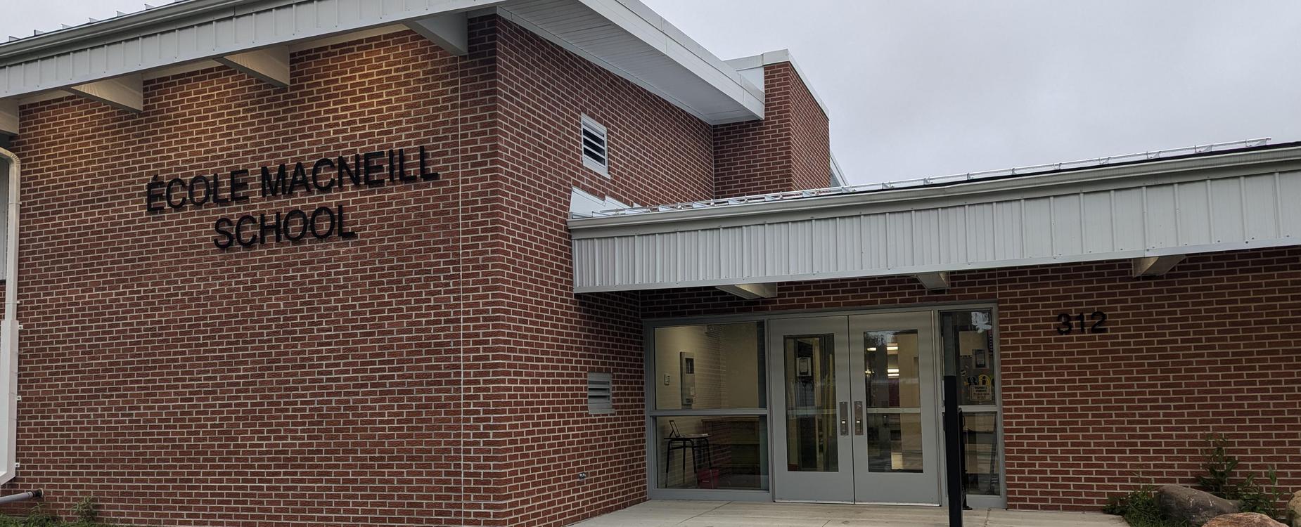 Picture of École Macneill School.